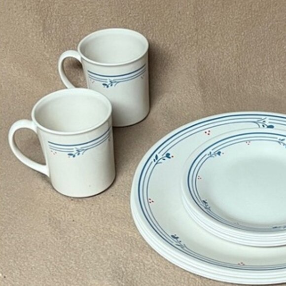 Corelle Country Violets 12 pc Dinnerware Set for 4 - Picture 3 of 12